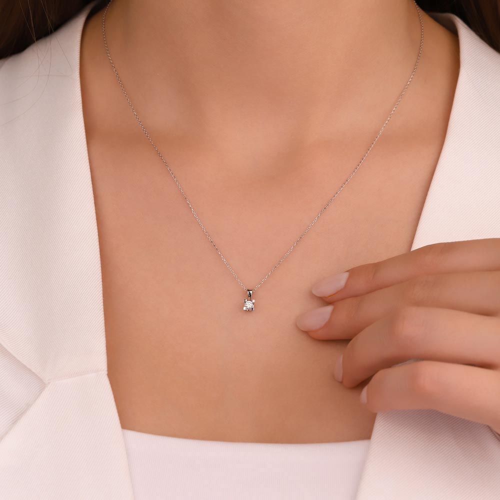 0,10 Karat Laboratuvar Pırlantalı Tektaş Kolye - FP04056