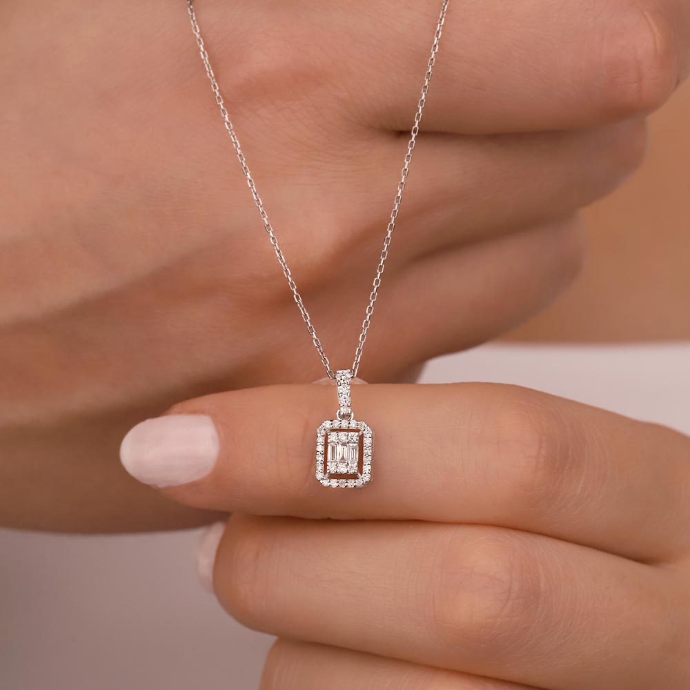0,20 Karat Laboratuvar Pırlantalı Baget Taşlı Kolye - FP03507