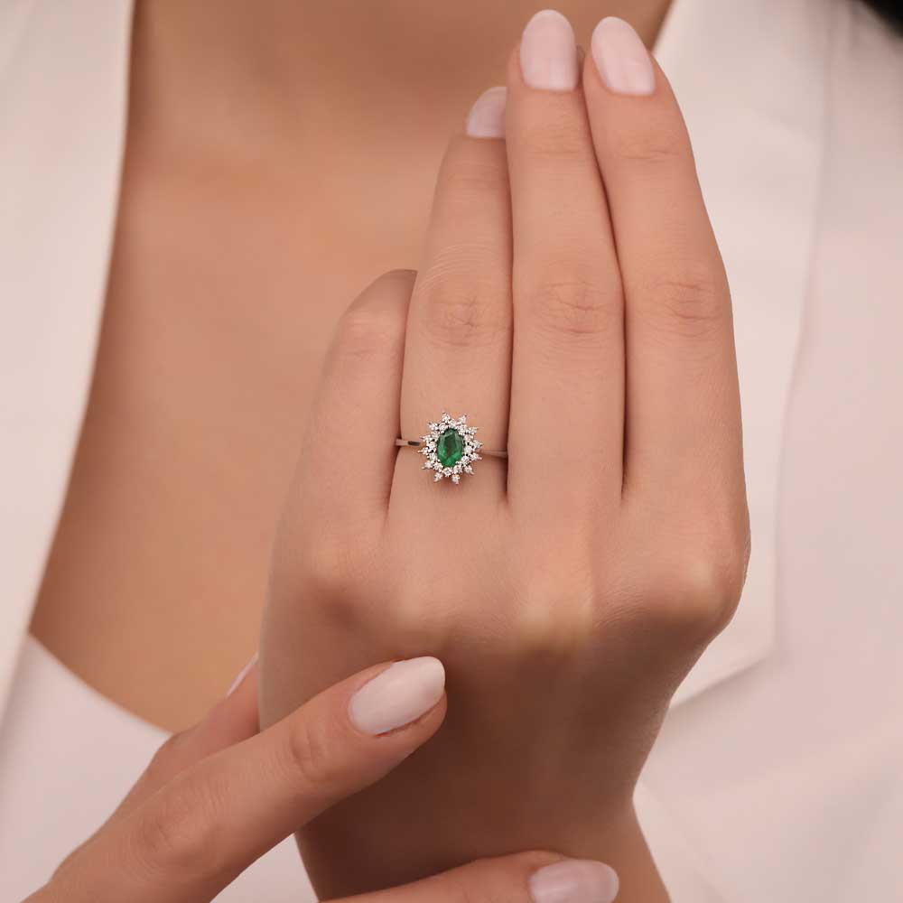 0,52 Karat Laboratuvar Pırlanta Oval Jasmine Zümrüt Yüzük - FP03508