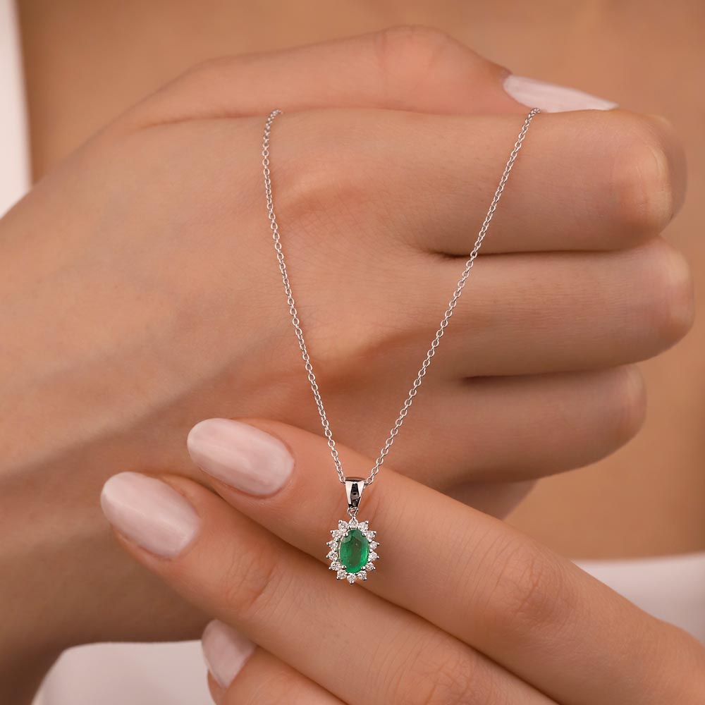 0,55 Karat Laboratuvar Pırlantalı Oval Zümrüt Taşlı Kolye - FP03831