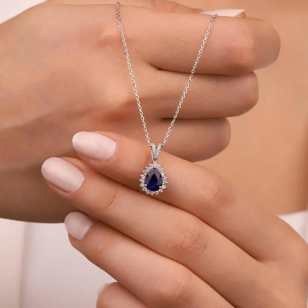 0.23 Karat Pırlantalı Damla Safir Taşlı Kolye