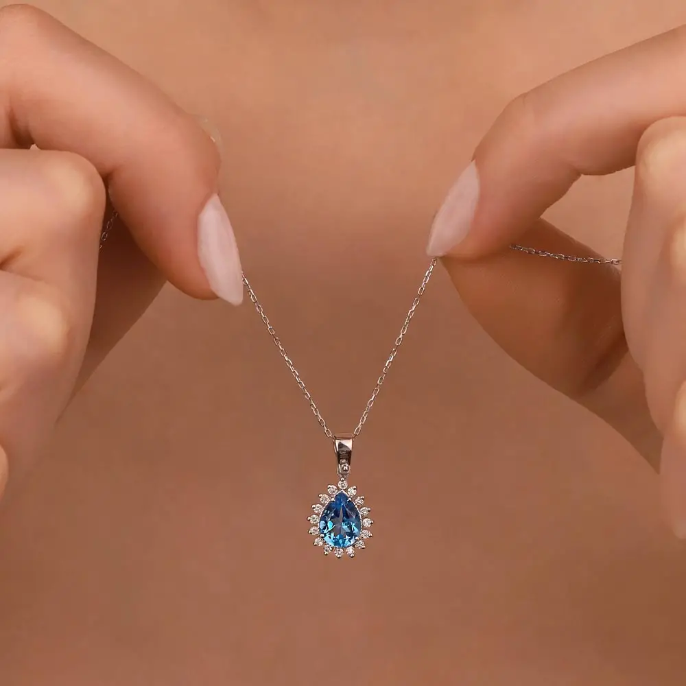 1,11 Karat Pırlanta Blue Topaz Taşlı Kolye