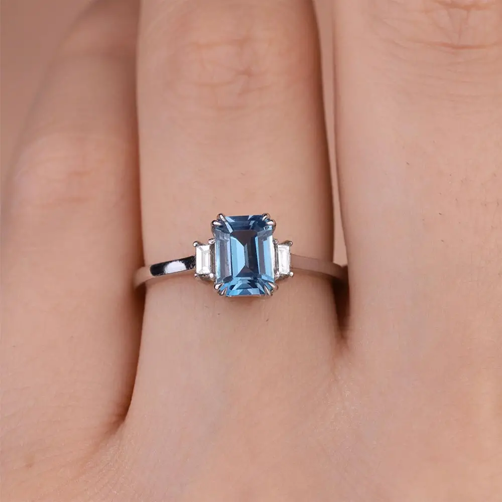 1,32 Karat Pırlantalı Emerald Safir Yüzük