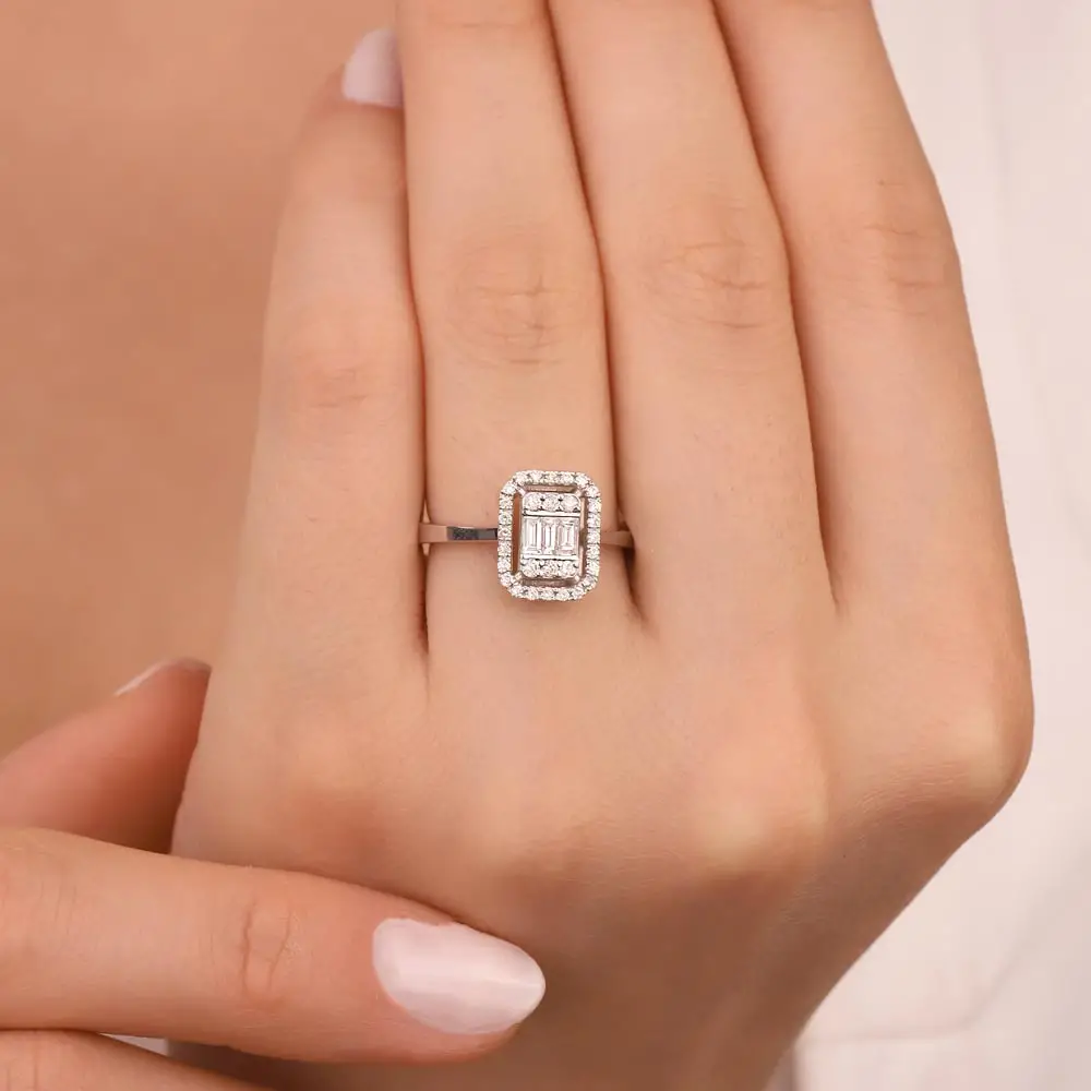 0,47 ct Pırlantalı Klasik baget Yüzük