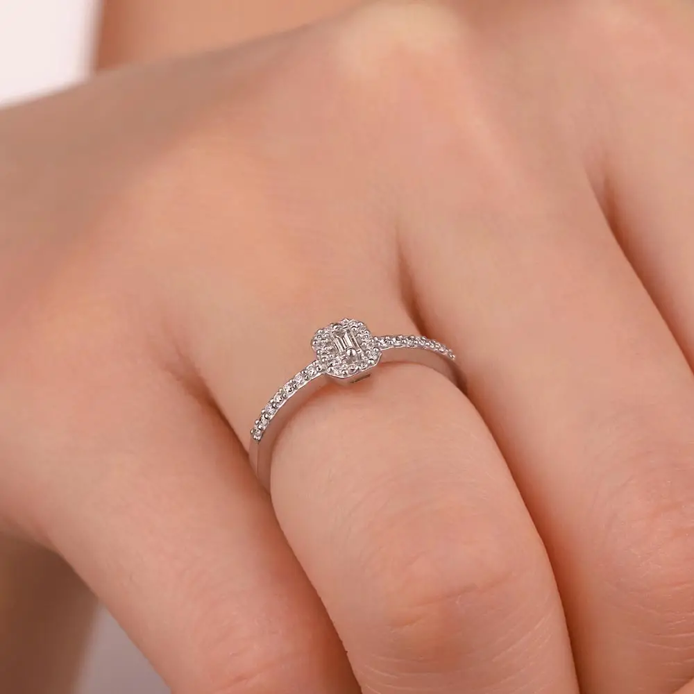 0,19 ct Pırlantalı Özel Tasarım Mini baget Yüzük