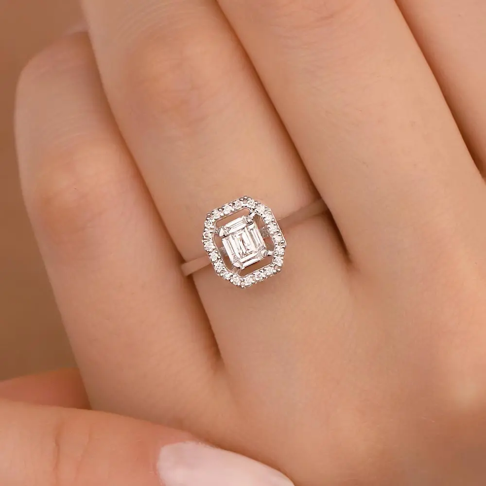 0,3 ct Pırlantalı Klasik baget Yüzük