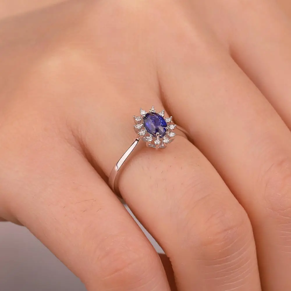 0.58 Karat Pırlantalı Oval Safir Taşlı Anturaj Yüzük