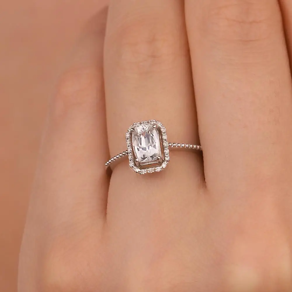 1,36 ct Pırlantalı Beyaz Safir Yüzük