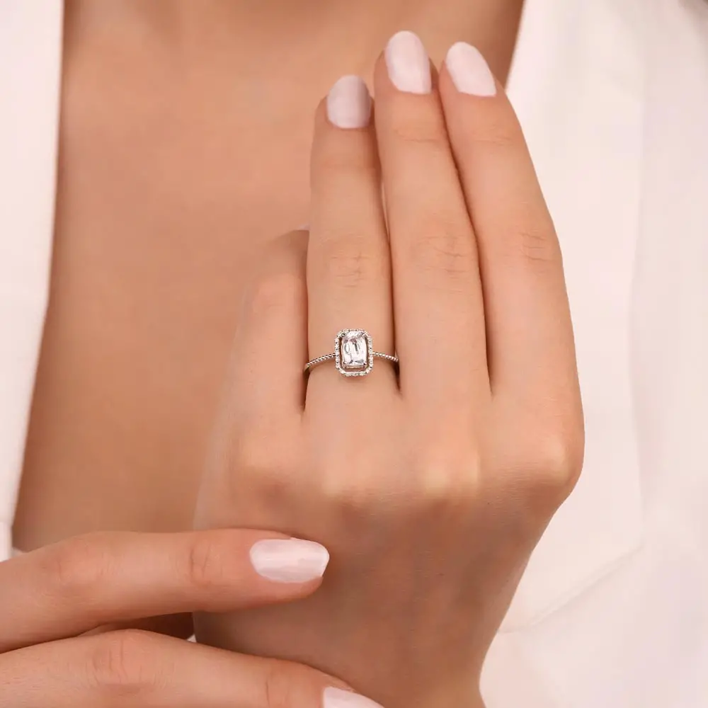 1,36 ct Pırlantalı Beyaz Safir Yüzük