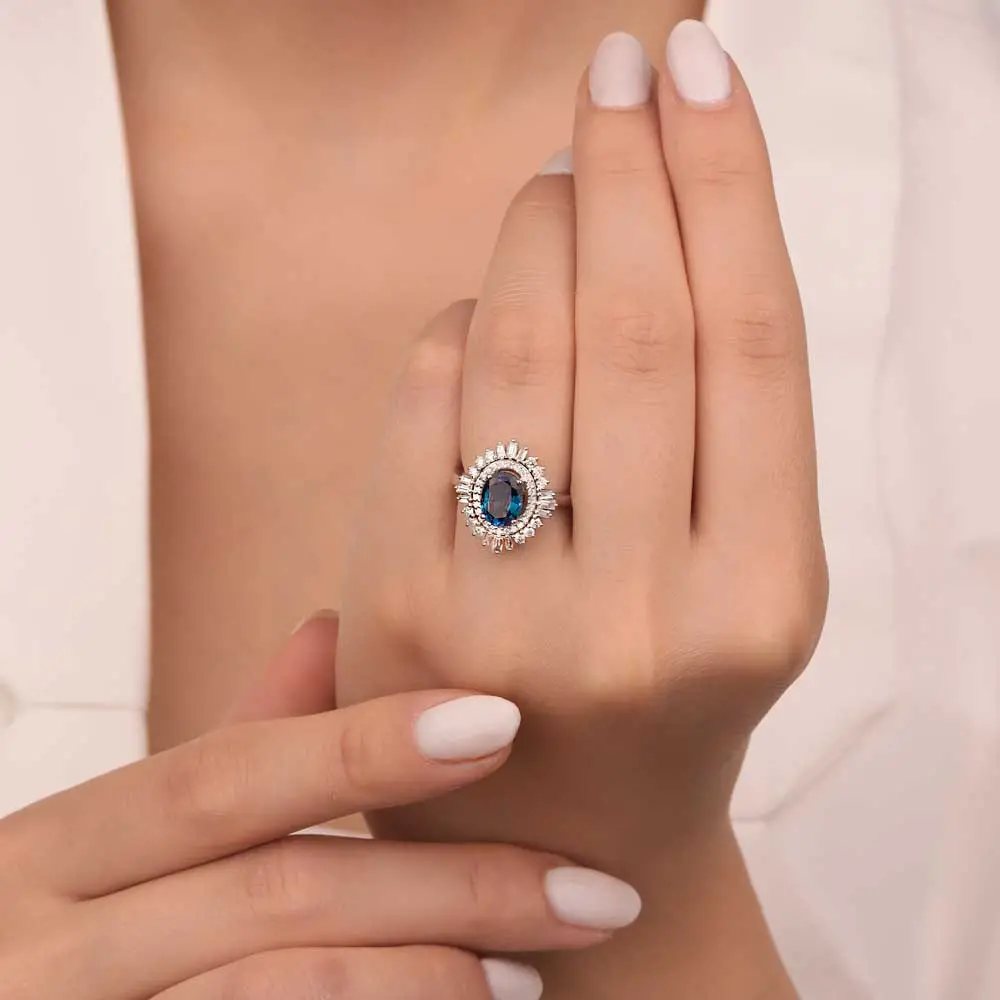 2,1 Karat Pırlantalı Safir Taşlı Oval Yüzük