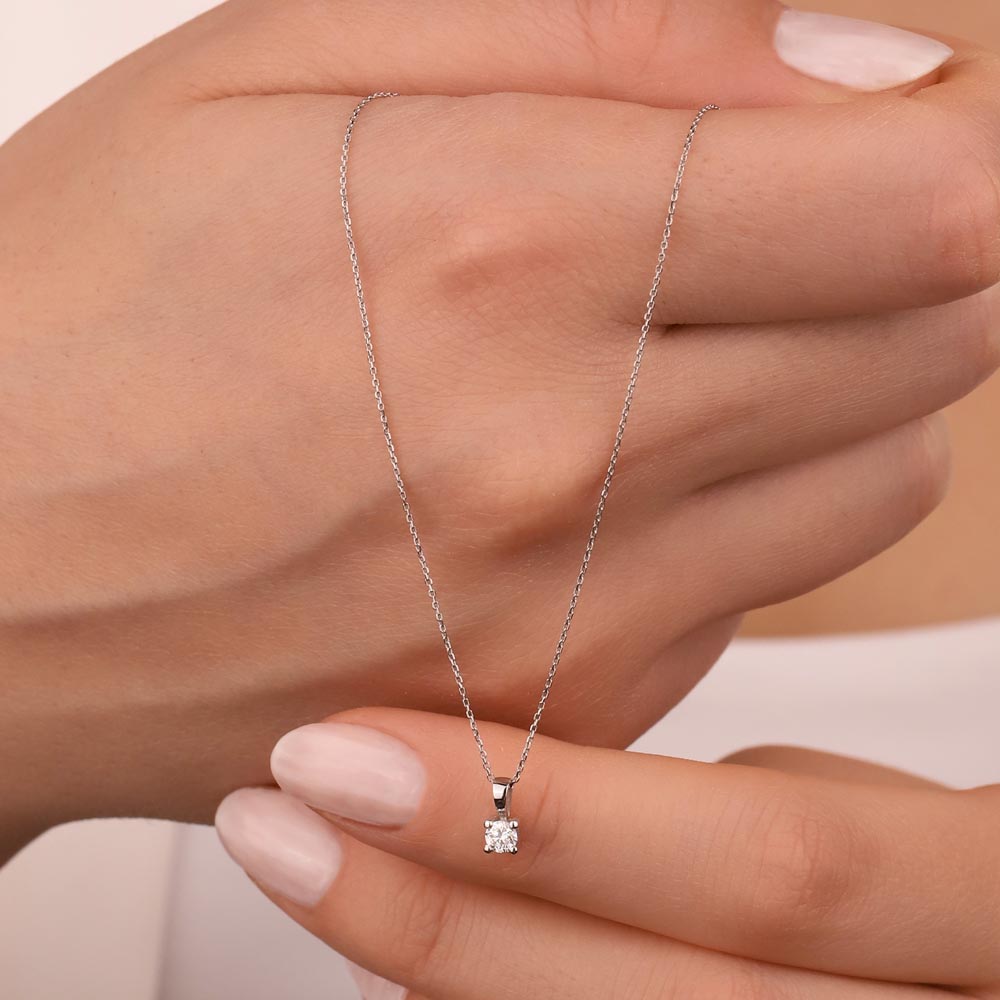 0,10 Karat Laboratuvar Pırlantalı Tektaş Kolye