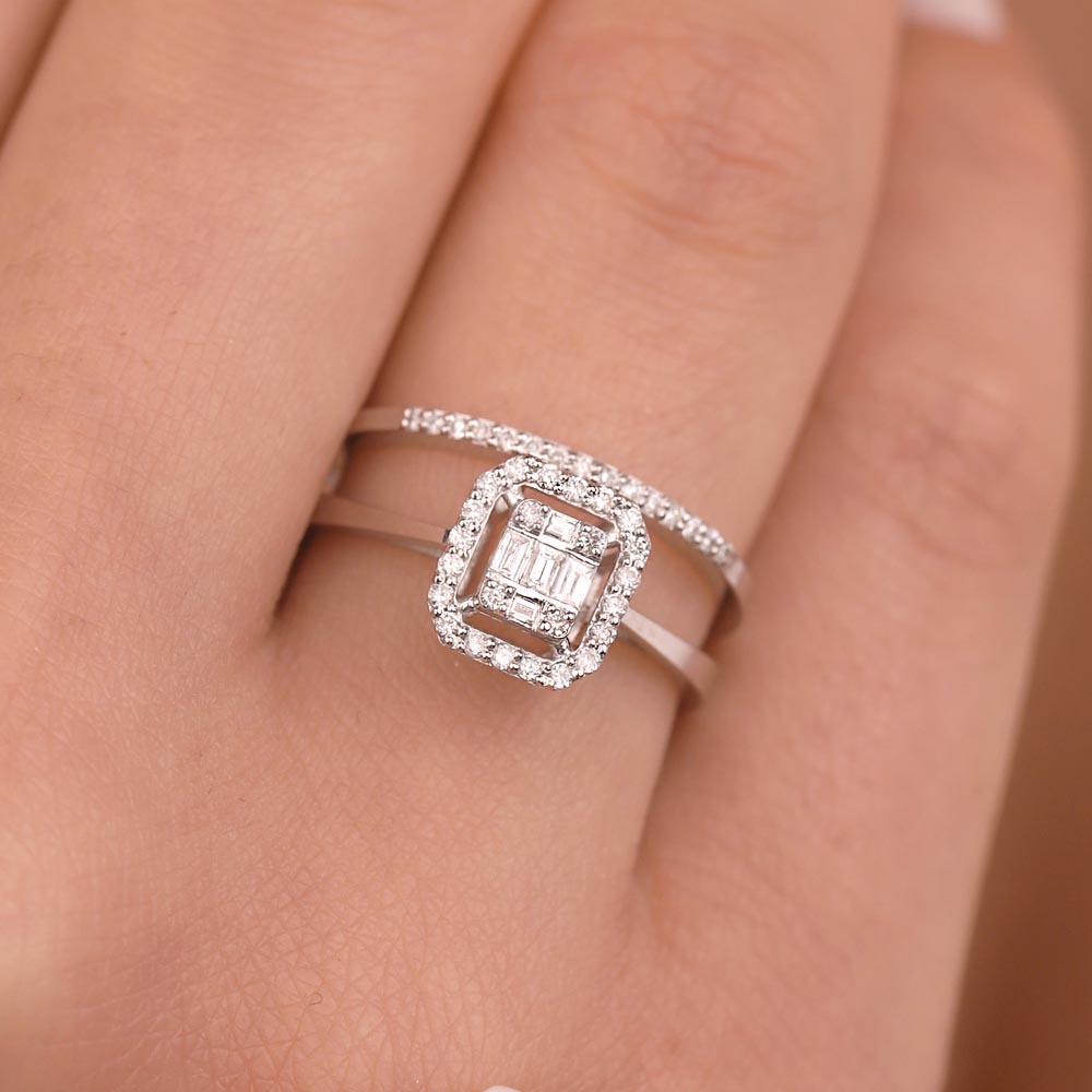 0.35 Karat Laboratuvar Pırlanta Özel Tasarım Baget Yarımtur Yüzük