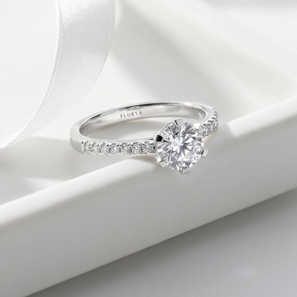 0,40 Karat Laboratuvar Pırlanta Tiffany Kolları Taşlı Tektaş Yüzük