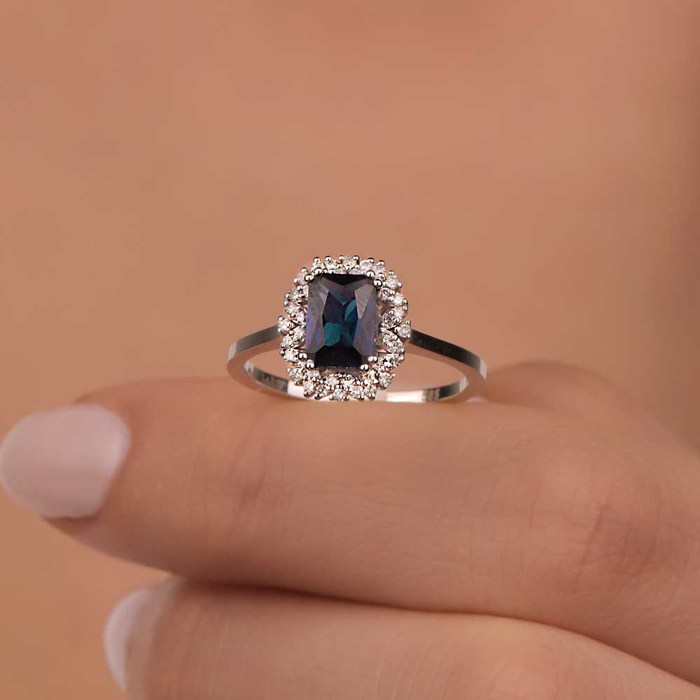 Safir Yüzükler 0,95 Karat Laboratuvar Pırlanta Baget Royale Safir Yüzük