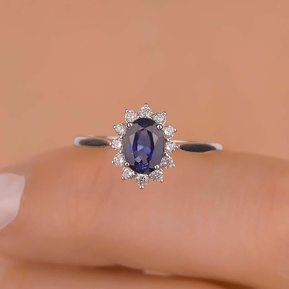 Safir Yüzükler 0,66 Karat Laboratuvar Pırlanta Oval Royale Safir Yüzük