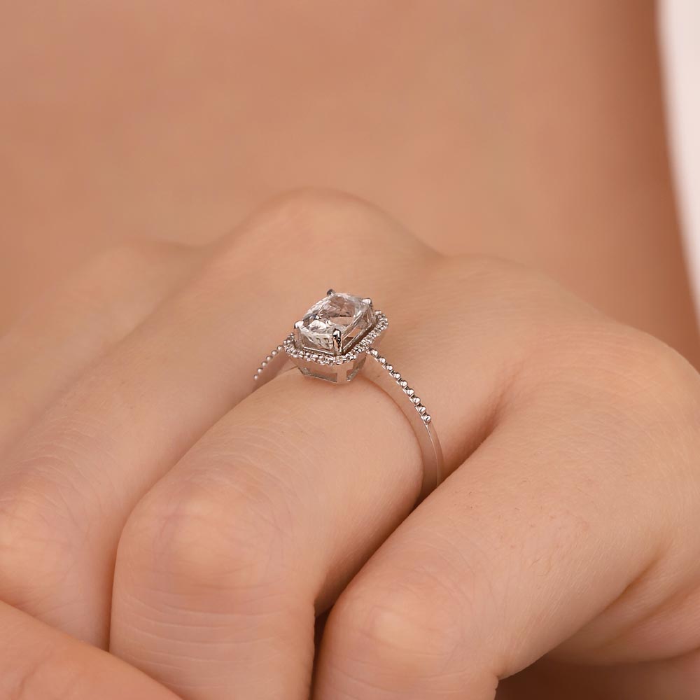 1,40 Karat Beyaz Safir Tektaş Laboratuvar Pırlanta Yüzük
