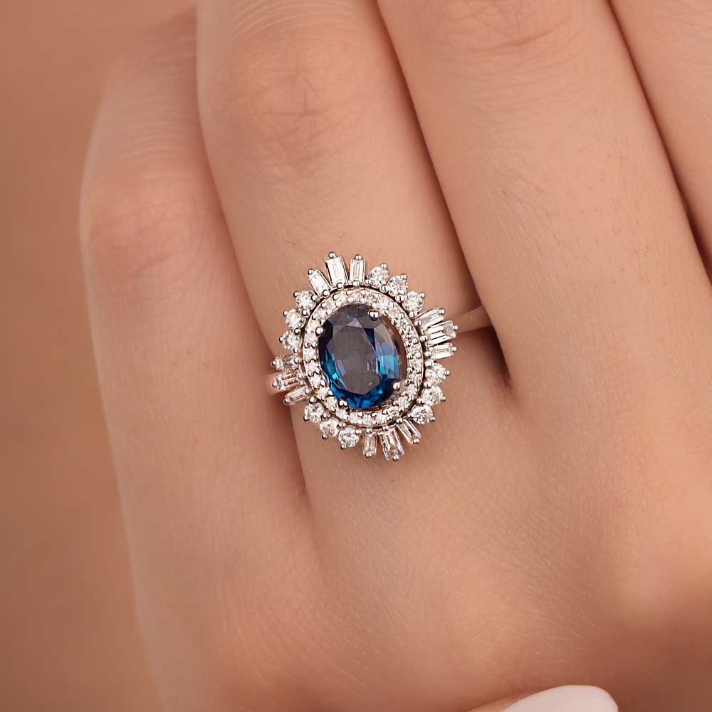 Safir Yüzükler 2,28 Karat Laboratuvar Pırlanta Oval Safir Yüzük